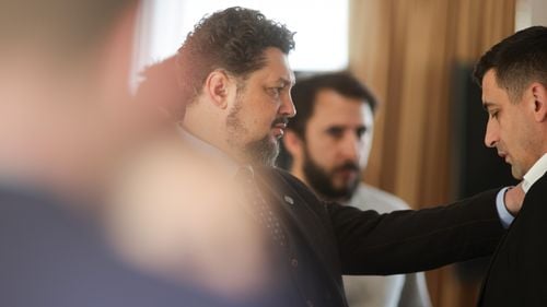 Târziu, întrebat dacă doreşte să candideze la şefia AUR: Absolut. Sunt cel mai calificat să ocup această funcţie / În anul electoral, Simion nu a mai ţinut cont de nimeni şi nimic