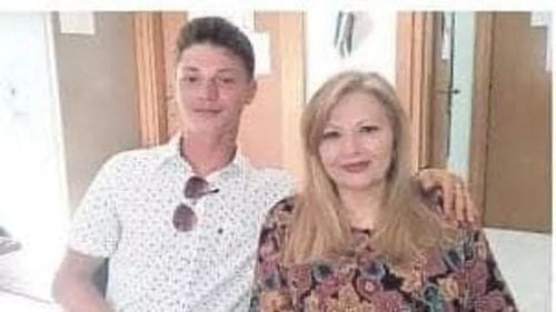 Bunică și nepot își dau împreună examenul de bacalaureat, în Italia / Femeia locuiește în peninsulă de 20 de ani și a lucrat ca babysitter și asistent social în mai multe spitale