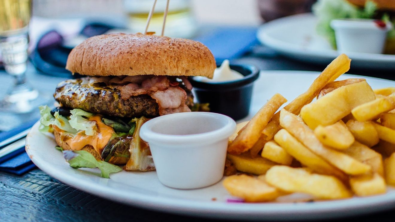 Franța: Trei copii de 8 ani care au chiulit de la școală au fost găsiți într-un fast-food după multe ore de căutări / Jandarmeria a survolat orașul Toulouse cu un elicopter