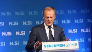 Polonia nu va trimite militari în Ucraina, anunţă Tusk înainte să plece la minisummitul de la Paris