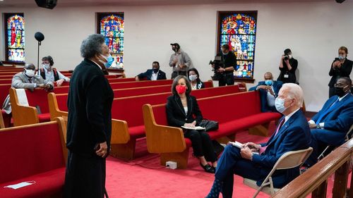 Episcopii americani romano-catolici vor discuta dacă permit unor politicieni, inclusiv președintelui Joe Biden, să primească împărtăşanie în timp ce susţin avortul şi drepturile LGBTQ