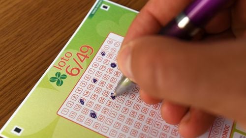 Cu câți bani va rămâne câștigătorul premiului de peste 9,58 milioane de euro de la 6/49 după ce va plăti impozitele