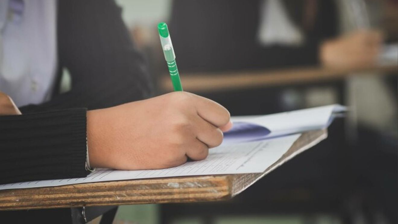 Concurs de dictare cu premii la Timişoara, după model parizian, organizat cu ocazia Zilei Limbii Române