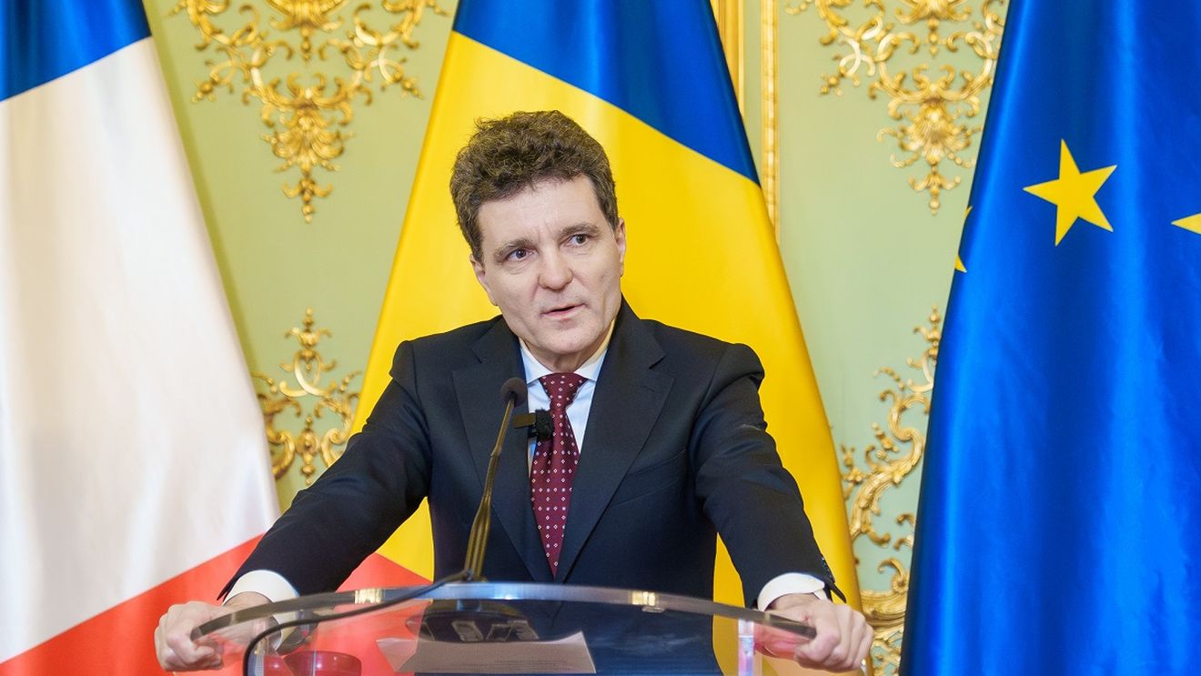 Un bărbat din Timiș a anunțat într-o postare pe o rețea de socializare că strânge bani pentru a-l asasina pe președintele României: „Fiecare leu contează” / Poliția a deschis o anchetă