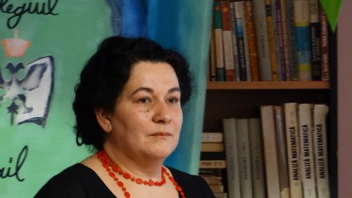 PNL a exclus-o din partid pe directoarea liceului din Sinaia, acuzată că se prezintă ofițer SRI sub acoperire