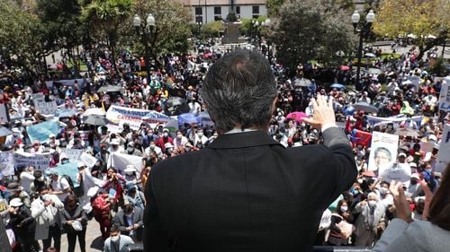 Preşedintele Ecuadorului a decis reducerea preţului la carburanţi, la originea protestelor / ”Am decis să reduc preţul benzinei cu 10 cenţi pe galon (3,78 litri)”