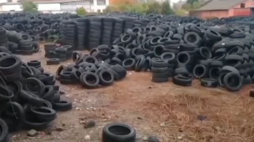 800 de tone de anvelope, importate ilegal în Italia de un grup de români / Au fost duse în peninsulă din Elveția, fiind prezentate în acte ca anvelope uzate, deși erau deșeuri