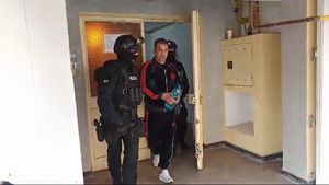 Rivalul fraților Nuțu și Sile Cămătaru, Robert Yoc, și-a împușcat un văr. Motivul atacului armat este uluitor