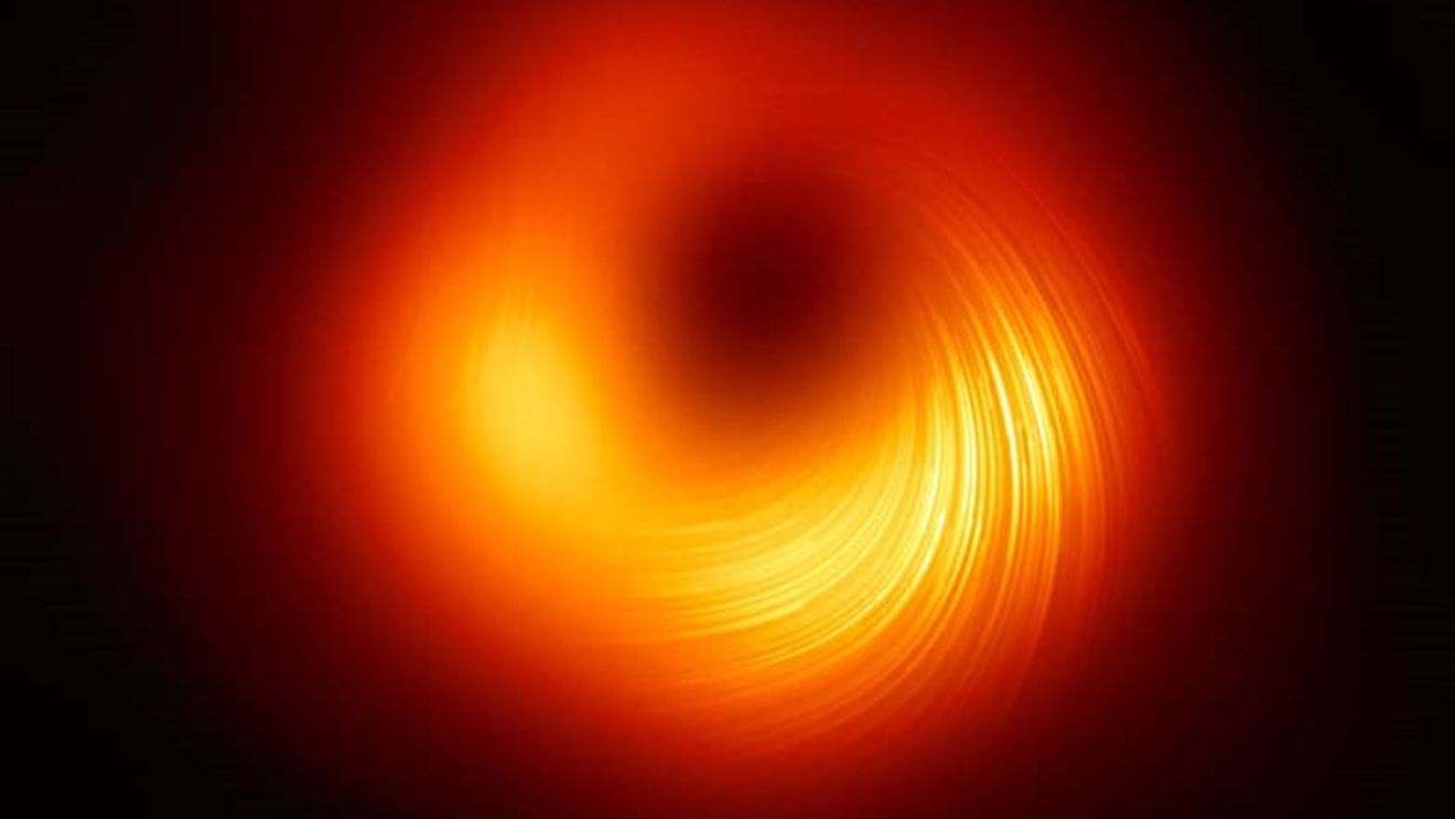 Ce au aflat astronomii despre gaura neagră uriașă M87 după ce au reușit să-i surprindă câmpul magnetic