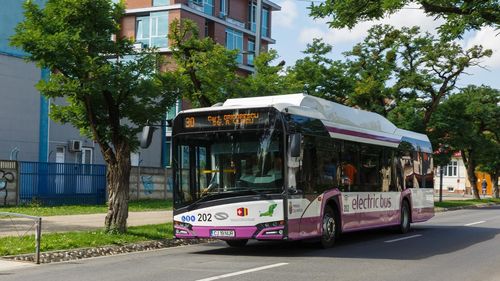 18 noi autobuze electrice vor fi achiziționate cu bani din PNRR pentru zona metropolitană a municipiului Cluj-Napoca, anunță Emil Boc