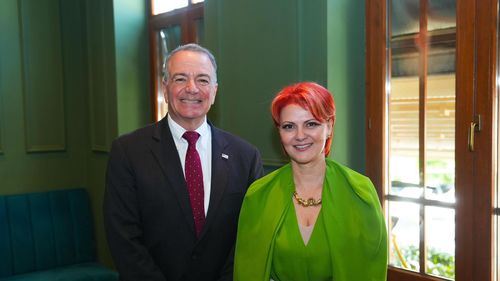 Ambasadorul SUA în România, Darryl Nirenberg, în vizită la Olguța Vasilescu, puternic lider PSD și principalul contestatar al premierului demis Ilie Bolojan