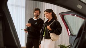 Bucură-te de până la 25% reducere cu service select! Înscrie-te în programul Service Select și beneficiezi de până la 25% reducere la service pentru modelul tău Mercedes-Benz mai vechi de 6 ani. (P)