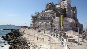 Restaurarea Cazinoului din Constanța intră în zodia birocrației din cauza unor lucrări neprevăzute, susține directorul companiei care îl reabilitează: ”Pentru că procedura de achiziție este bazată pe o documentație mai mult beletristică, fără o expertiză reală a structurii de rezistență”