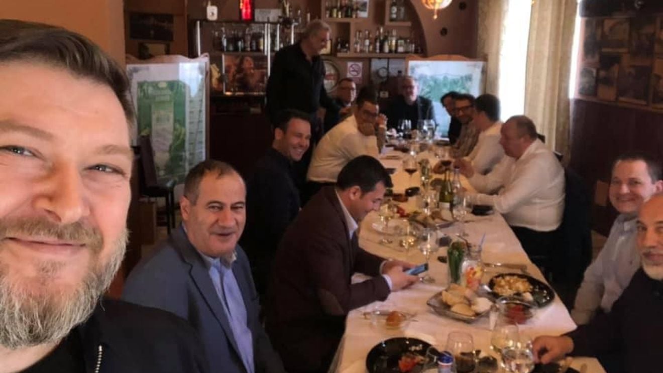 PSD-iștii Robert Negoiță și Paul Stănescu, împreună cu plecații din partid Tudose, Ponta și Neacșu