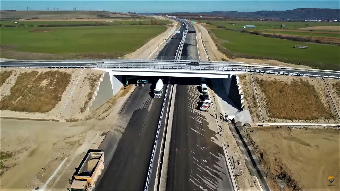 Lucrările la tronsonul 4 al autostrăzii Sibiu - Piteşti au ajuns la 45%. Termenul final pe acest tronson e 2027