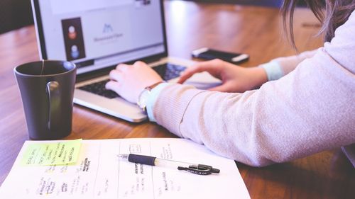 Comerţul electronic a generat 3,32% din PIB-ul României, în 2024. Grecia, lider în ECE, cu 7,87%