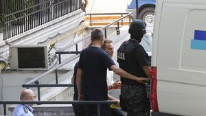 Radu Mazăre, adus cu duba la Înalta Curte în dosarul Polaris/ UPDATE Instanța a prelungit măsura arestării preventive pentru 60 de zile