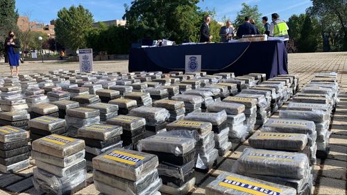 Poliția spaniolă susține că a dezmembrat cea mai mare rețea de trafic de cocaină din Europa / 61 de suspecți au fost arestați, iar patru tone de cocaină au fost capturate