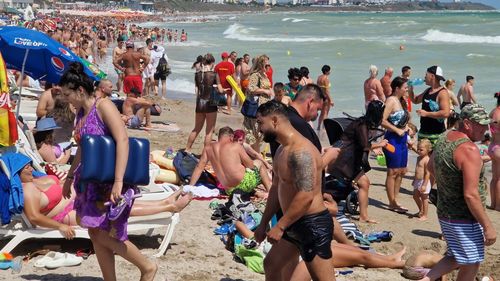 Programul "Litoralul pentru toţi" începe duminică / Tarifele sunt cu până la 70% mai mici decât cele din vârf de sezon. Lista hotelurilor înscrise în program