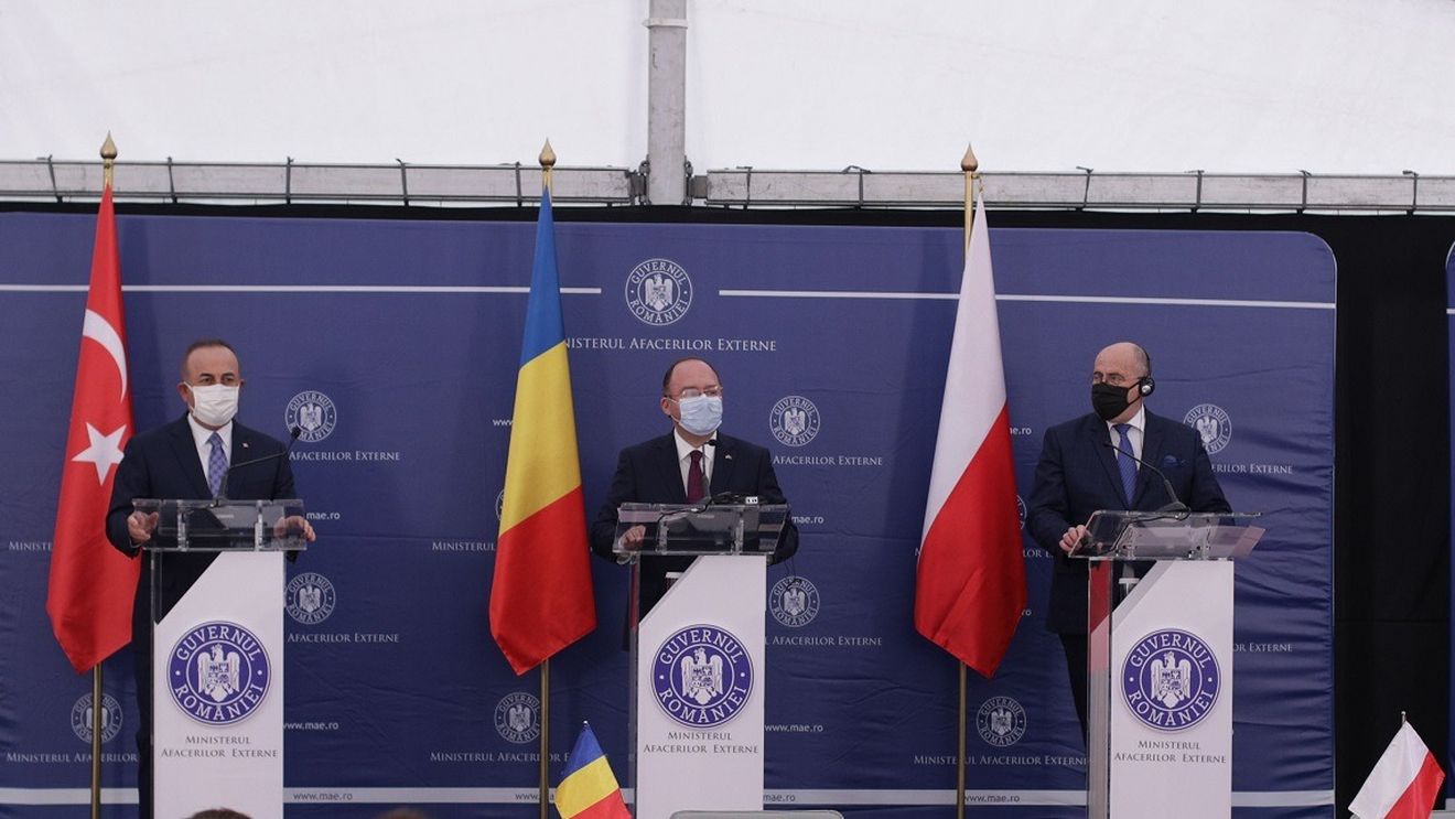 VIDEO Evenimentul diplomatic al anului în România, pe fondul tensiunilor provocate de Rusia: trilaterala pe teme de securitate România - Polonia - Turcia, la care au fost invitate Ucraina și Georgia. ”Utilizarea de tactici hibride de către actori statali afectează negativ securitatea regiunii”