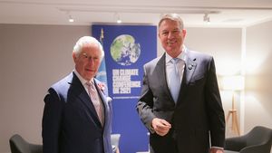 Klaus Iohannis s-a întâlnit cu Prințul Charles în marja summitului COP26 / Președintele a oferit asigurări că România „susține Declarația de la Glasgow privind pădurile și utilizarea terenurilor”
