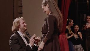 Dirijorul a cerut-o de soție pe flautistă în timpul concertului de Crăciun. S-a întâmplat în Bologna