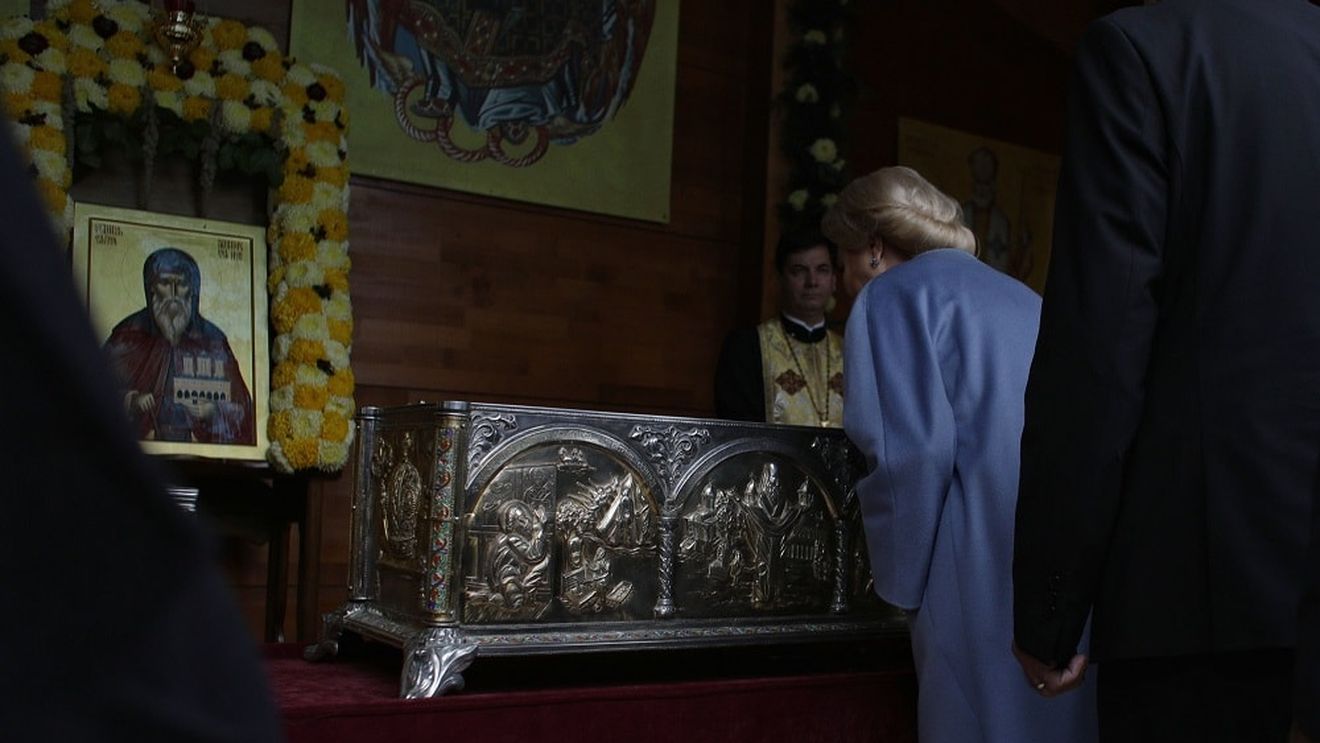 Viorica Dăncilă, Paul Stănescu și Rovana Plumb, la moaștele Sfântului Dumitru/ Dăncilă: Am venit să mă rog pentru binele poporului