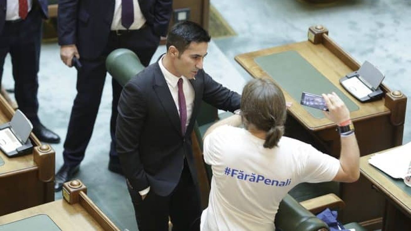 Claudiu Manda: Cine credeți că îşi doreşte penali în funcţii publice? Nimeni! Noi avem pe Liviu Dragnea condamnat pentru fraudă în alegerile electorale că s-a uitat la niște CNP-uri