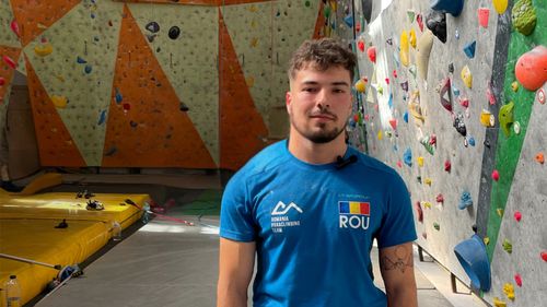 VIDEO Liviu Matei, medaliat cu aur la Campionatul European de Paraclimbing 2024, câștigător la o categorie pentru o singură dizabilitate, iar el are două/ Se mobilizează când vede alți concurenți cu probleme și mai mari, iar planul de cățărare și-l face în 5 minute