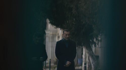 BREAKING Iulian Dumitrescu (PNL), urmărit penal sub control judiciar de DNA pentru că ar fi primit mită 16 milioane de lei din 47 milioane cerute/ Percheziții la rude și într-un apartament de 800 mp din cartierul de lux Stejarii, pentru care șeful CJ Prahova ar plăti 6.000 de euro chirie lunară