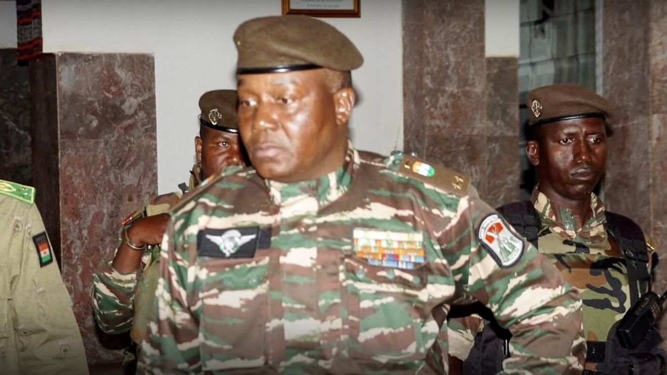 Autorii loviturii de stat din Niger, revoltați de sancţiunile impuse de Comunitatea Economică a Statelor din Africa de Vest