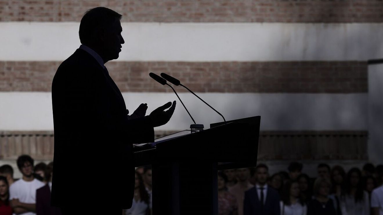 Demisia lui Iohannis, în presa internațională: ”Rolul său în anularea alegerilor a dus la o puternică furie populară” / ”Furia populară împotriva partidelor pro-europene acuzate de corupție” / ”Fiascoul alegerilor” / ”Demisie la presiunea extremei drepte”