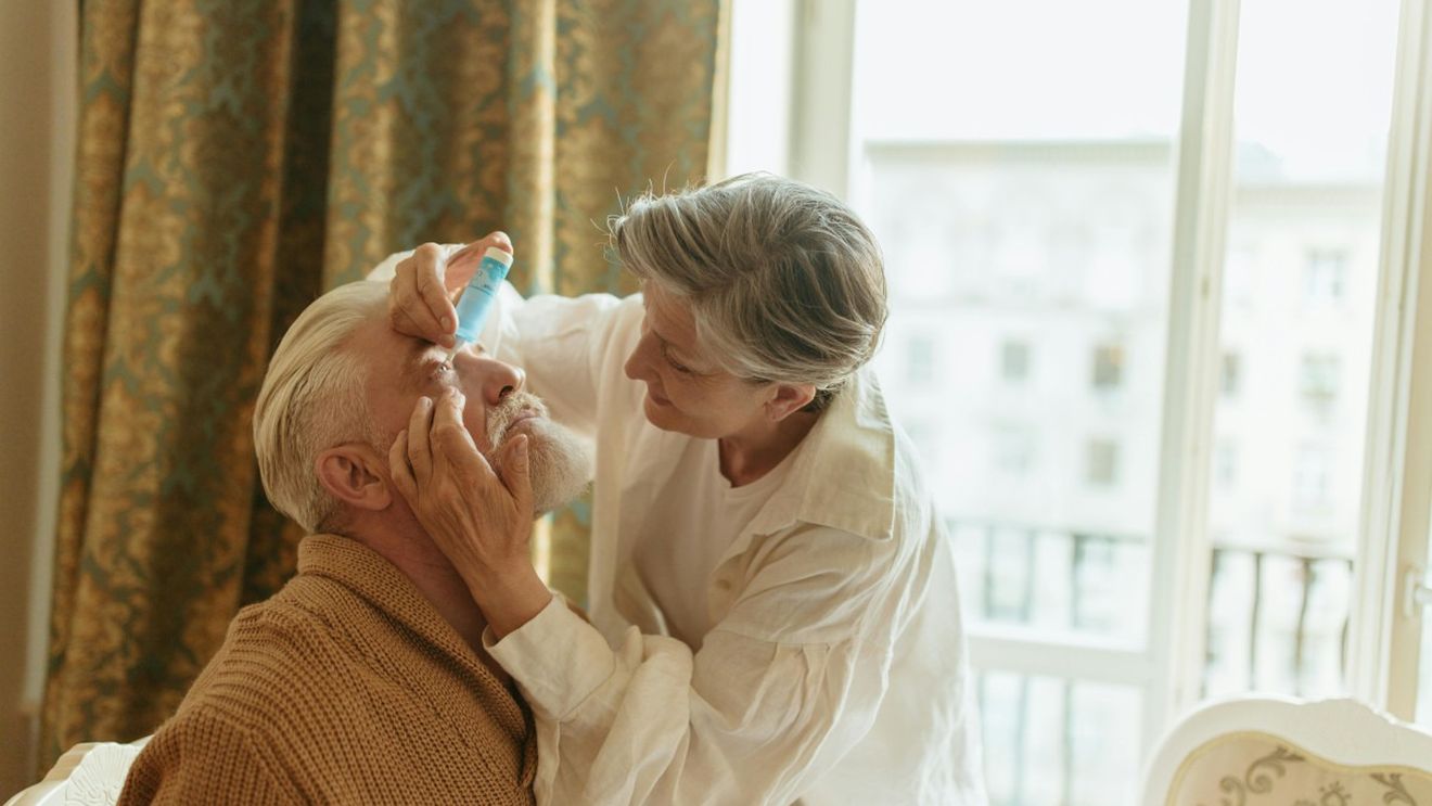 Tot ce trebuie să știi despre operația de cataractă: Pregătiri, riscuri și după ce criterii se aleg lentilele potrivite