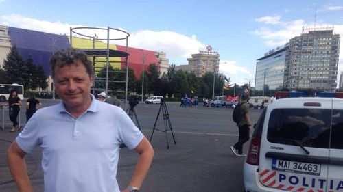 VIDEO Reporter la televiziunea publică austriacă: Trei jandarmi îl urmăreau pe cameramanul meu, l-au împins și l-au lovit fără nici un motiv. L-au lăsat să plece abia după ce i-au aplicat cinci sau șase lovituri