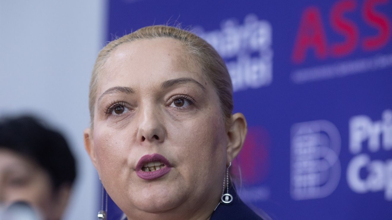 Șefa Administrației Spitalelor Capitalei, Oana Sivache, anchetată de DNA pentru luare de mită și plasată sub control judiciar / Șeful Spitalului Colțea, cercetat pentru dare de mită / Sivache: Niciodată nu am luat şpagă. Probabil o să ajung un fel de Navalnîi al Bucureştiului