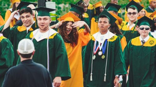 Taxele de școlarizare în principalele țări de destinație pentru elevii și studenții români: Niciun ban la facultăți scandinave, peste 100.000 de franci la licee din Elveția