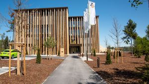 Cine este Ziegler Group, compania germană care a cumpărat fabrica de cherestea Schweighofer - HS Timber de la Sebeș. Un constructor bavarez de case de lemn care a făcut primele achiziții în afara Germaniei abia anul trecut