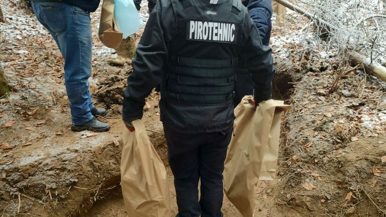 Un arheolog amator a găsit scheletele a șase persoane, cel mai probabil soldați români din Primul Război Mondial, în localitatea Slănic Moldova din județul Bacău