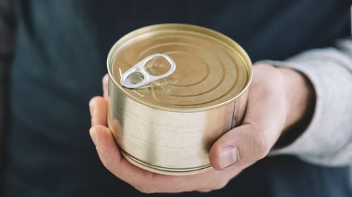 Tarifele lui Trump pentru metale schimbă ambalajele produselor din magazinele americane / De la conserve la cartoane