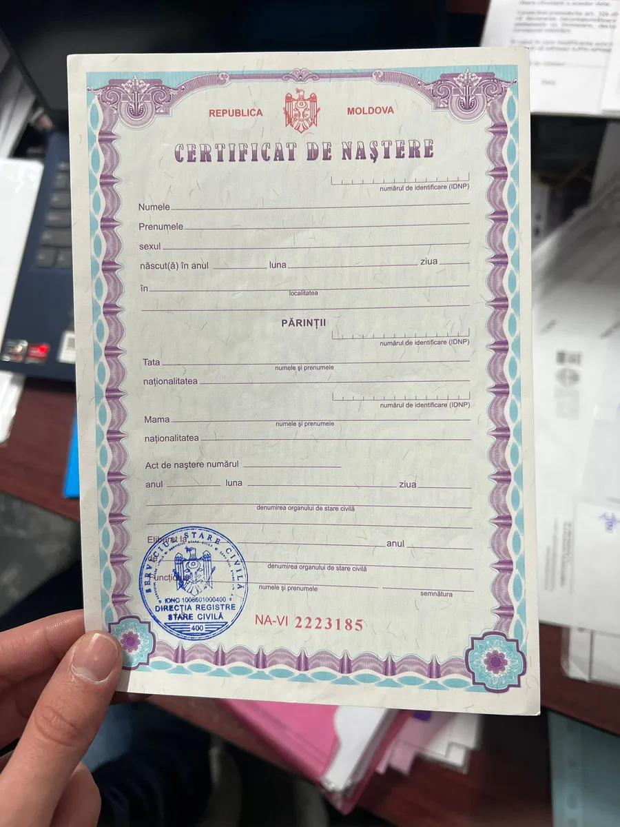 document de identitate falsificat
