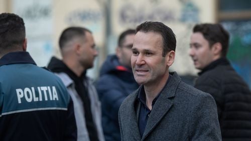 SURSE Procurorii DNA îl pun sub urmărire penală pe primarul Sectorului 3, Robert Negoiță, pentru abuz în serviciu într-un dosar privind emiterea unor documente pentru construirea unui bloc