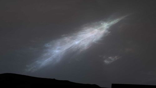 Apus de soare pe Marte: Roverul Curiosity al NASA împărtășește noi imagini cu razele crepusculare care își fac loc printre norii înghețați ai planetei roșii