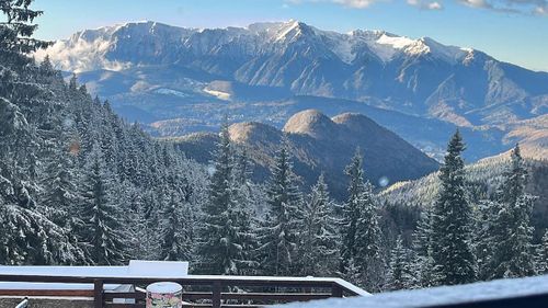 Puțini turiști în stațiunile din Brașov cu ocazia Crăciunului pe rit vechi/ Lipsa zăpezii, unul dintre motive