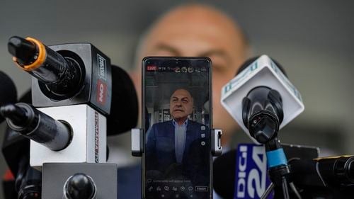 Cătălin Cîrstoiu, prima reacție după retragerea sprijinului PSD-PNL: ”Nu am luat decizia de face un pas înapoi pentru că un medic nu abandonează niciodată/ Am crezut că este posibil să mă implic din exteriorul politicii și să încerc să schimb lucrurile”