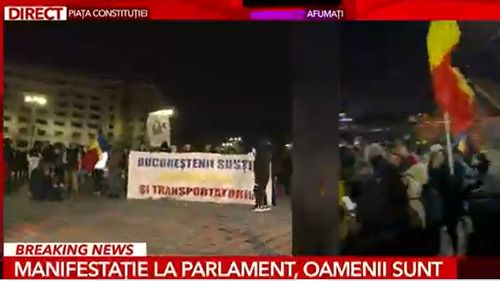 Protest cu mașini în fața Parlamentului pentru susținerea transportatorilor și fermierilor