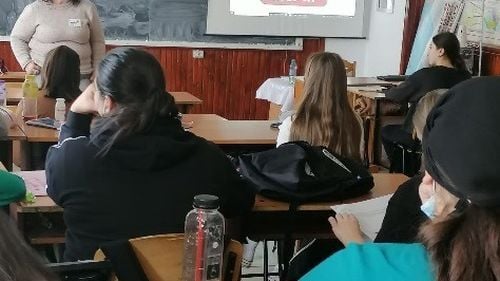 420 de elevi din 6 județe au fost informați despre pericolele fenomenului de trafic de persoane
