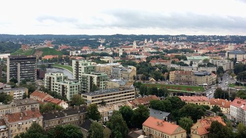 Ţările baltice au început deconectarea de la reţeaua electrică rusă pentru a contracara un posibil „şantaj geopolitic”. Ursula von der Leyen este aşteptată duminică la Vilnius pentru a sărbători „începutul unei noi ere”