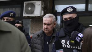 UPDATE: Cristian Anton, arestat preventiv pentru 30 de zile / DNA confirmă că a găsit acasă la șeful Autorității Rutiere aproximativ jumătate de milion de euro