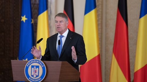 Iohannis, despre supraimpozitarea bugetarilor cu salarii mai mari decât al său: Dacă vrem să umblăm la salarii şi impozitare, ok, dar hai să o facem pe tot sistemul, să îl reaşezăm şi să căutăm sustenabilitate şi echitate socială