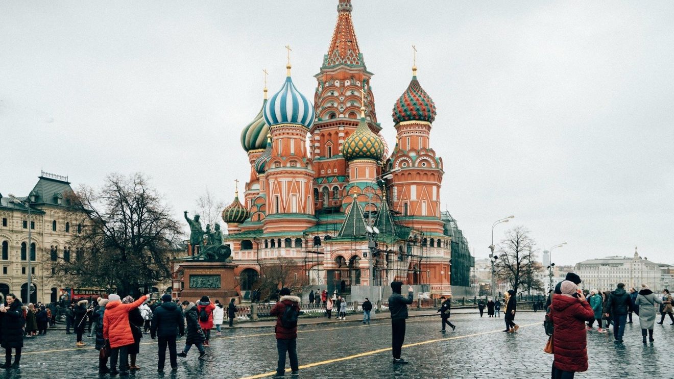 Organizarea de voiaje individuale sau de grup, către Rusia, interzisă în Uniunea Europeană / În Bulgaria, contravenienţii pot fi amendaţi cu până la aproximativ 510.000 euro, iar în anumite cazuri pot fi condamnaţi la închisoare